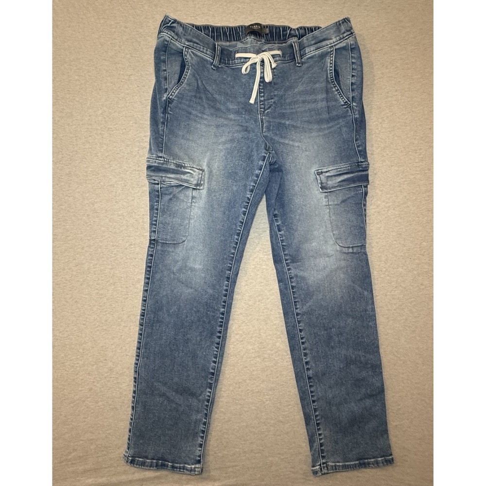Torrid. Light wash denim cargo draw string jeans #feelthefit. size 1R